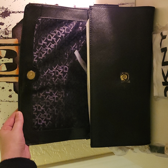 NWOT/still wrapped DKNY crossbody bag, black faux leather and gold hardware - Picture 5 of 9